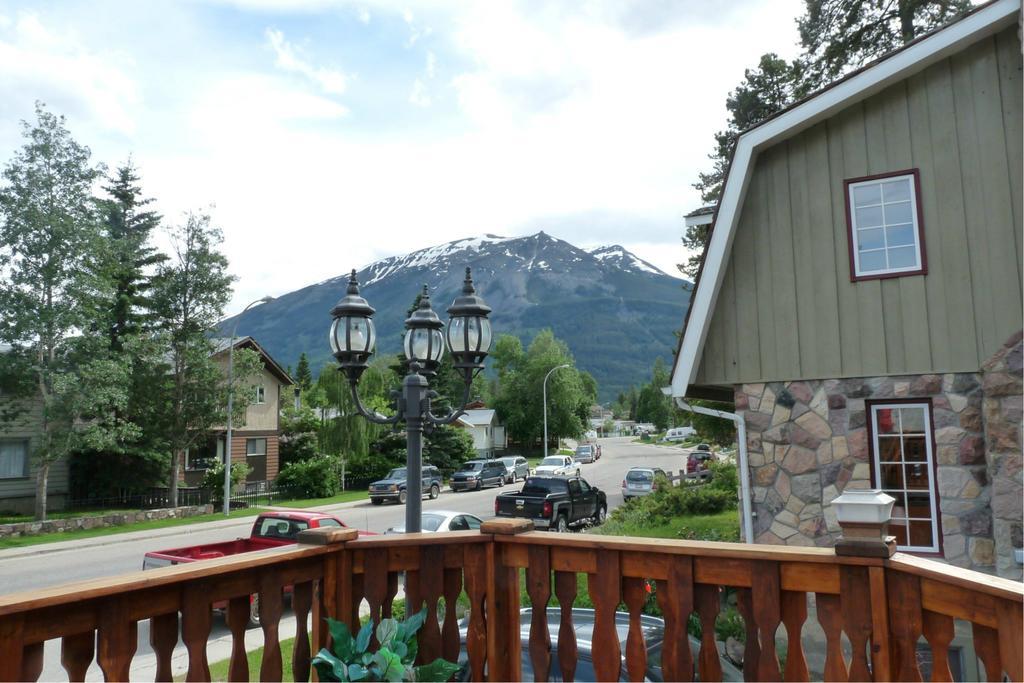 Celtic Haven Hotel Jasper National Park Buitenkant foto